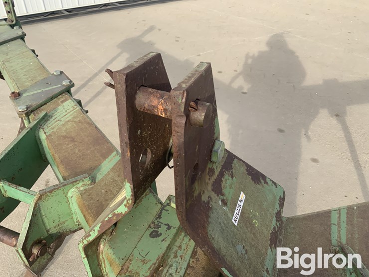 john-deere-5r-ripper-image-13