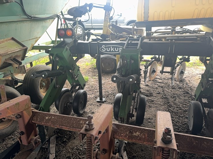 sukup-hi--residue-cultuvator-image-14