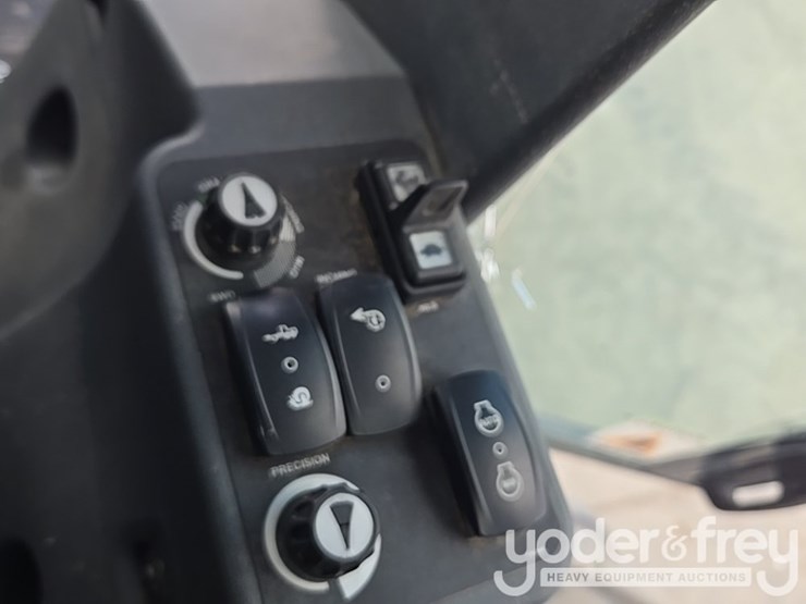 2017-deere-872g-image-169