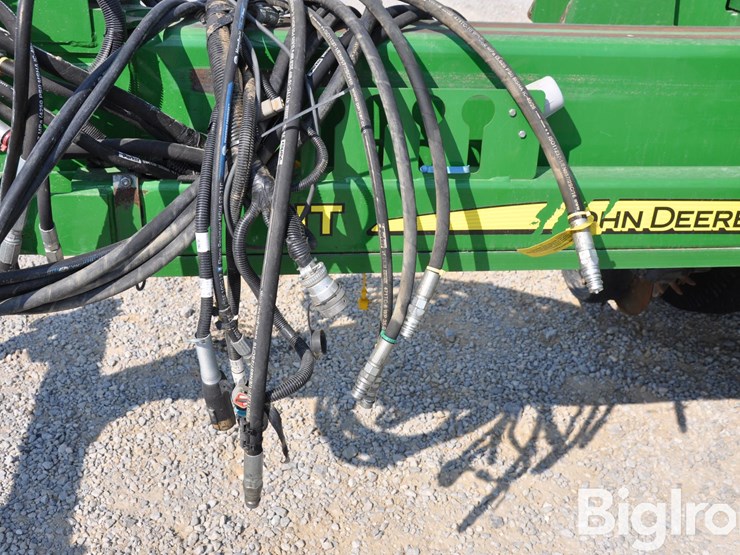 2015-john-deere-1775nt-image-14