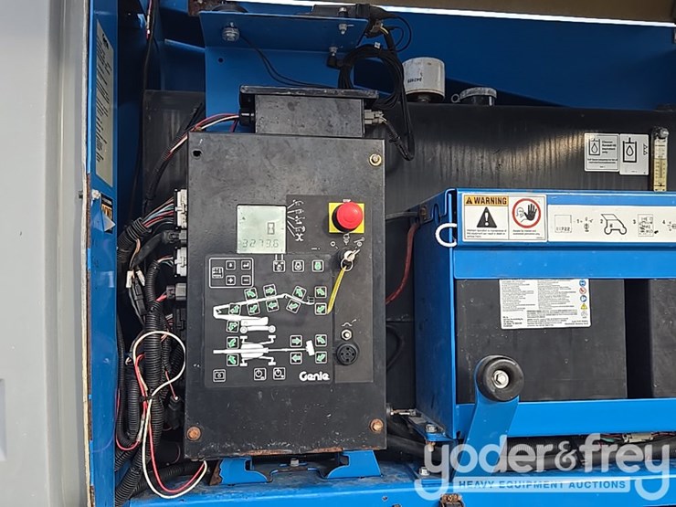 2015-genie-zx-135-image-104