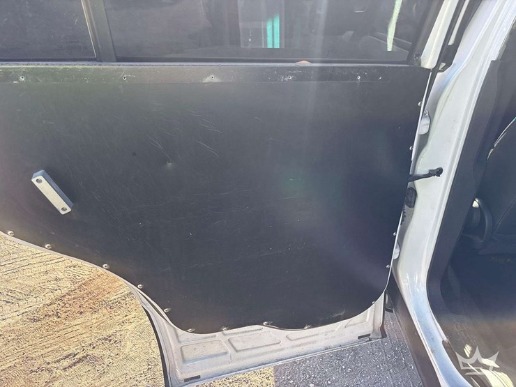 2017-ford-explorer-image-12