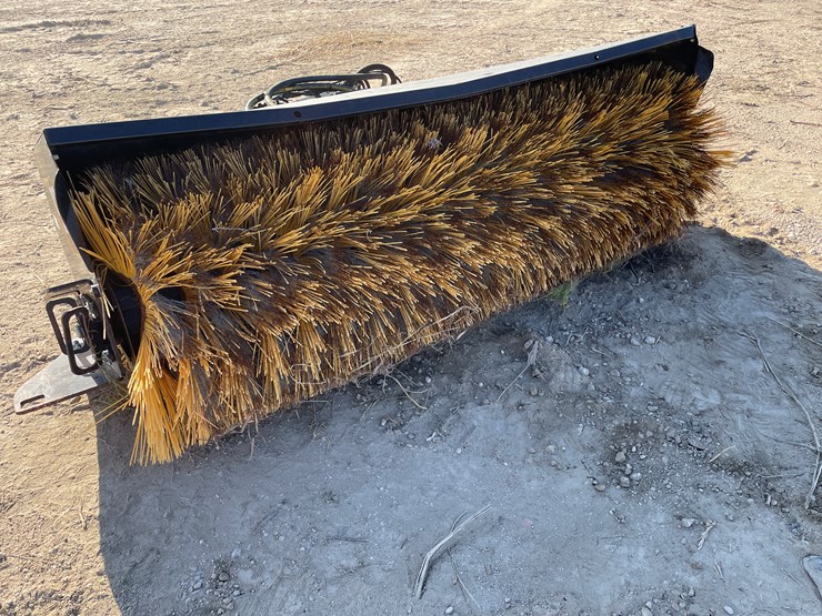 #6328-•-cat-84"-broom-sweeper-(#33177)-image-2