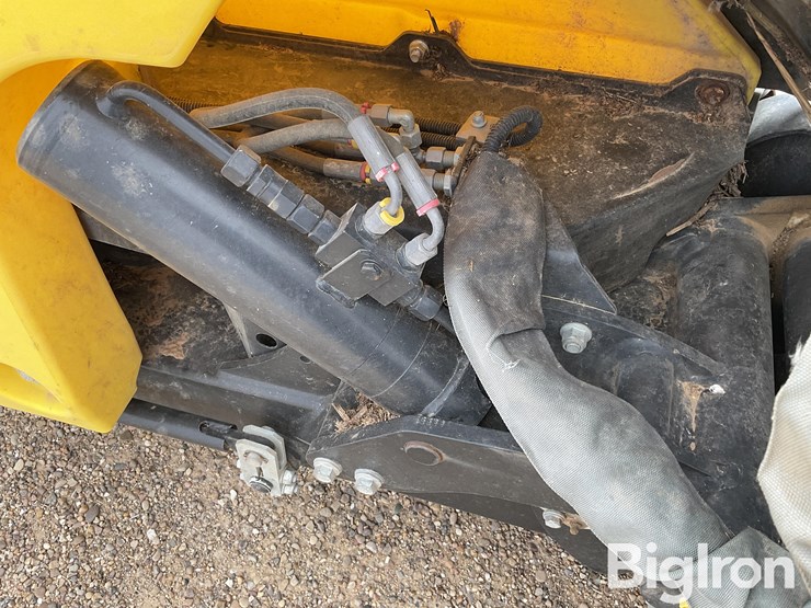 2023-john-deere-772-image-16