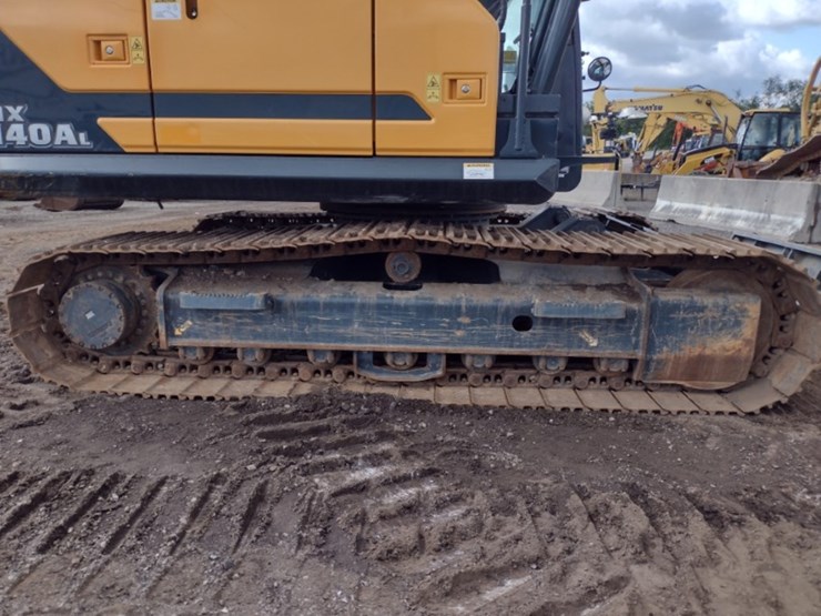 22-hyundai-hx140al-image-44