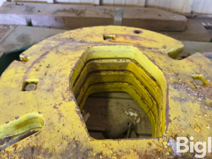 john-deere-tractor-weights-&-quick-hitch-image-19