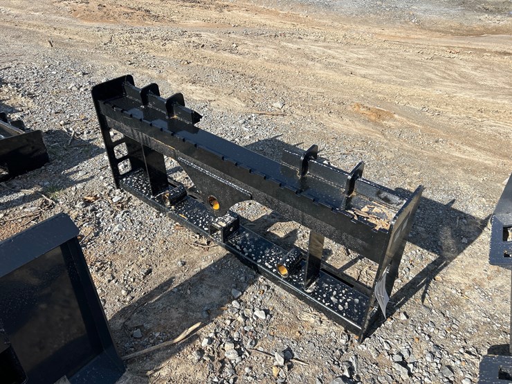 #42-•-skid-steer-pallet-fork-/-hay-spear-frame-image-1
