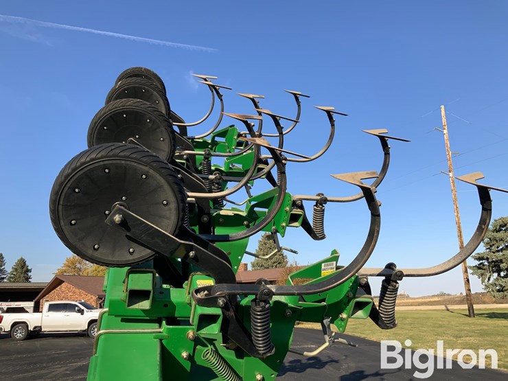 john-deere-16r30"-crop-cultivator-image-10