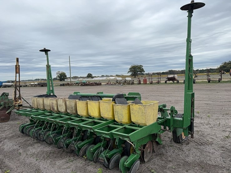 john-deere-7100-image-10