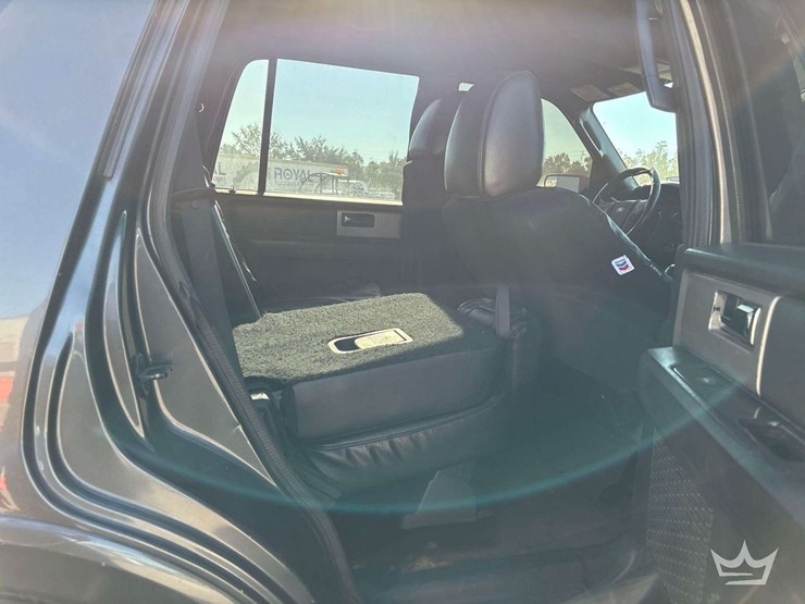 2016-ford-expedition-image-21