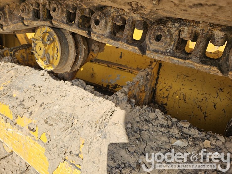 2015-deere-450j-image-22