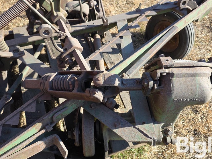 john-deere-7-image-15