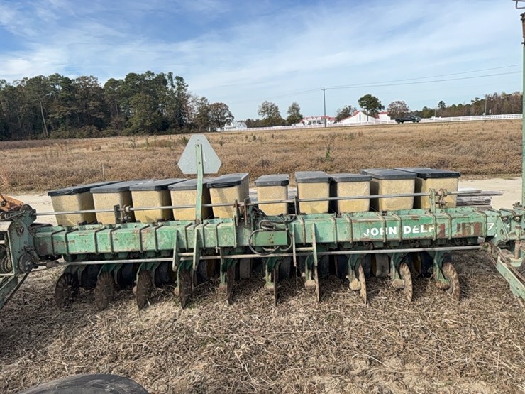 john-deere-7340-image-3