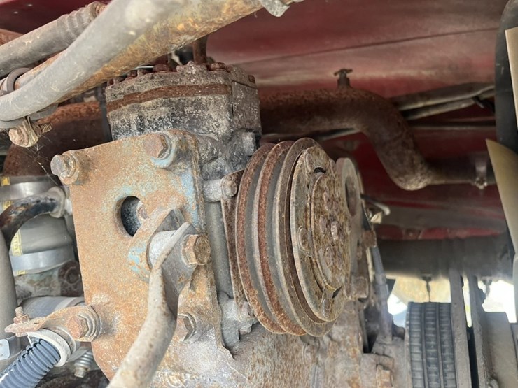 #1633-•-1995-freightliner-usf-1e-sleeper-cab-truck-tractor-image-49