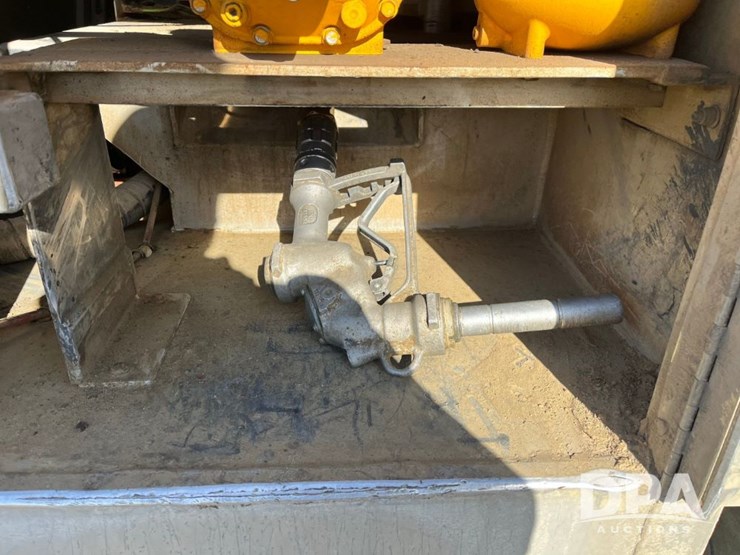 2007-freightliner-petroleum-truck-(jn3391,-unit-2373)-image-33