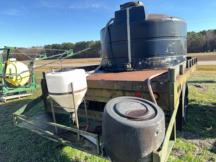 truck-body-with-hydraulic-cylinder,-still-in-place-with-poly-tank,-rinse-tank,-motor,-located-at-107-jernigan-swamp-rd.,-ahoskie,-nc-image-25