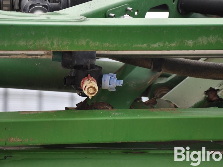 2017-john-deere-r4038-image-16