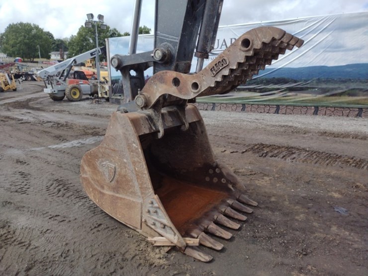 deere-250g-lc-image-15