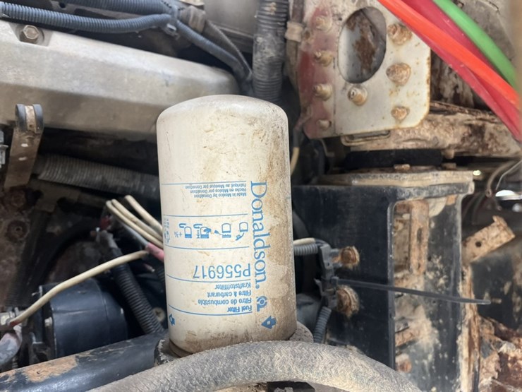 #1633-•-1995-freightliner-usf-1e-sleeper-cab-truck-tractor-image-63