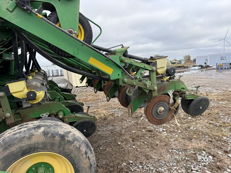 john-deere-1790-image-15