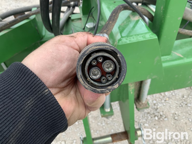 moore-built-25r30-liquid-fertilizer-applicator-image-15