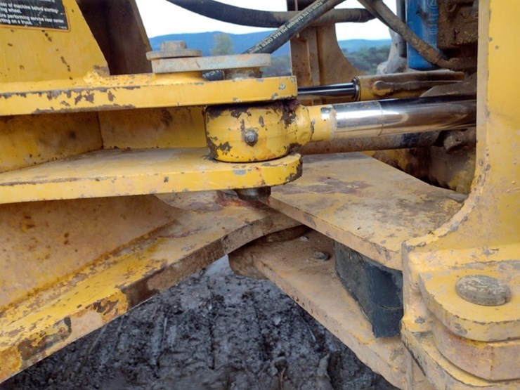 2003-deere-tc54h-image-25