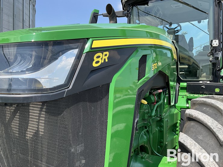 2024-john-deere-8r-370-image-13