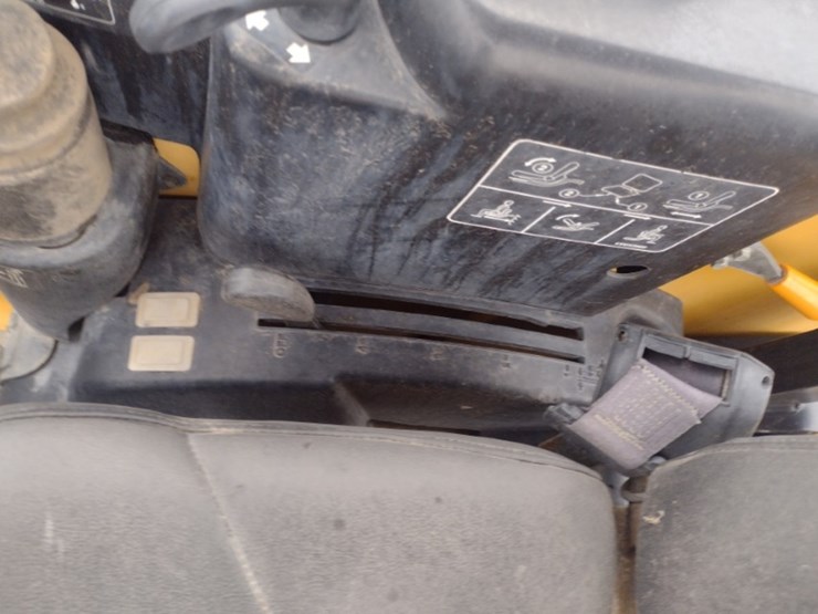 7-john-deere-110-image-11