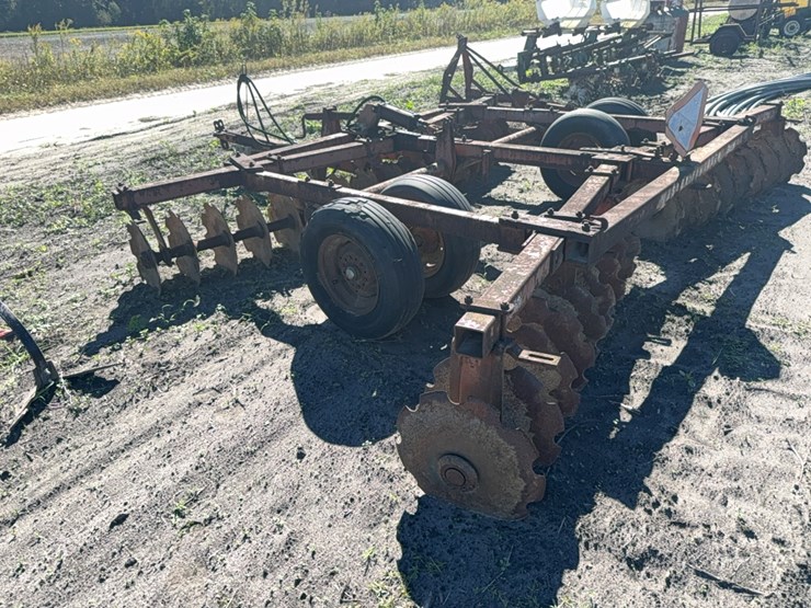 massey-ferguson-620-image-4