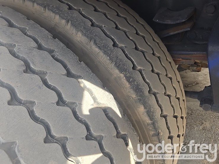 2021-freightliner-m2-106-image-49