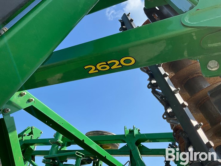 2015-john-deere-2620-image-15
