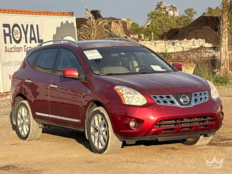 2011-nissan-rogue-image-2