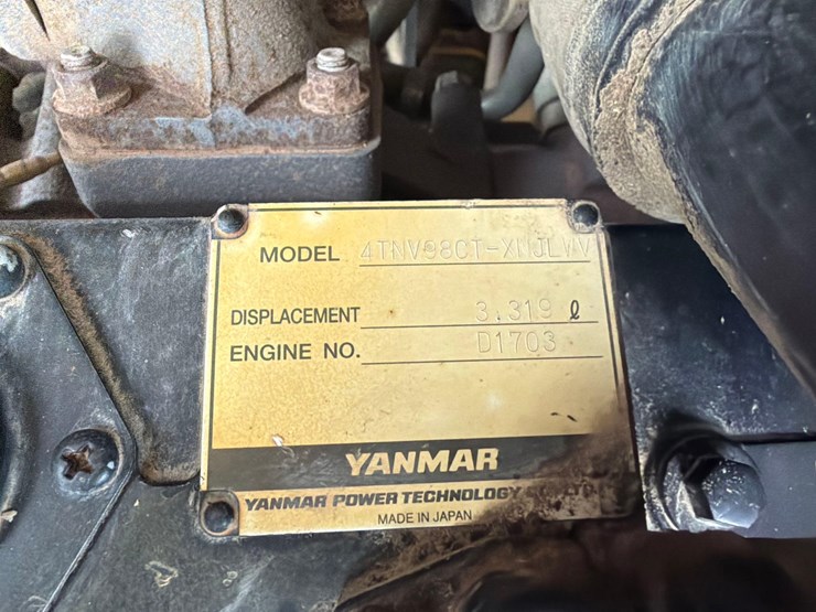 john-deere-324-image-33