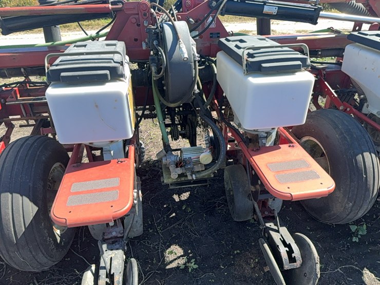 agco-white-8700-image-11