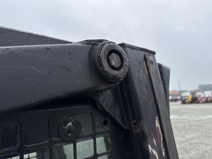 new-holland-lx885-image-21