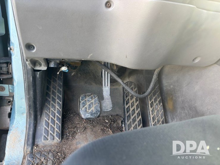 2000-caterpillar-10-image-71