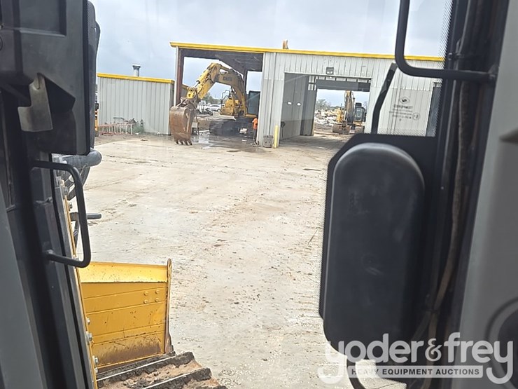 2019-deere-850l-wlt-image-108