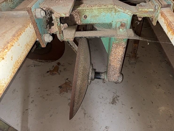 strickland-4-row-sweet-potato-inverting-plow-image-32