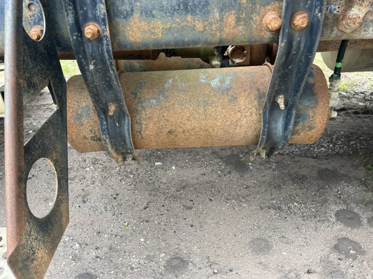 #1633-•-1995-freightliner-usf-1e-sleeper-cab-truck-tractor-image-19