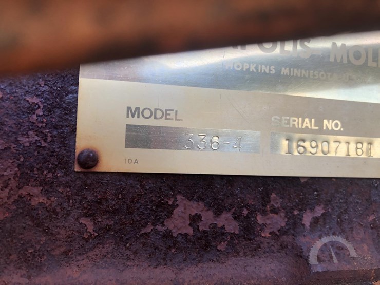 minneapolis-moline-m602-image-11