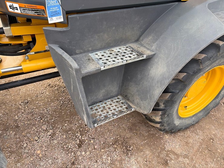 john-deere-324-image-34