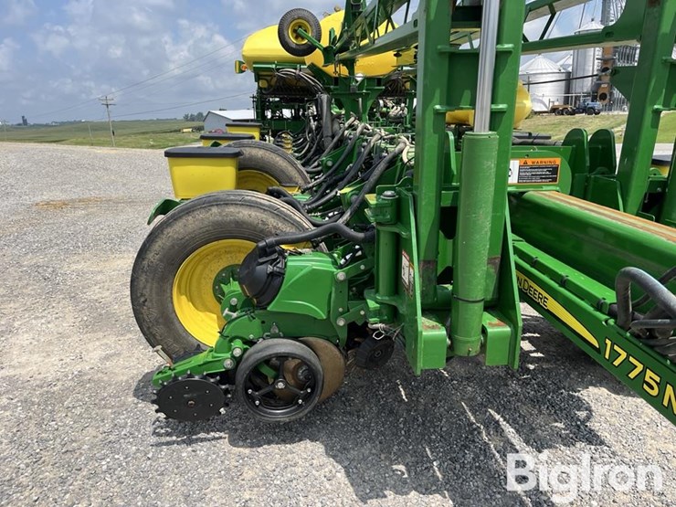2020-john-deere-1775-image-18