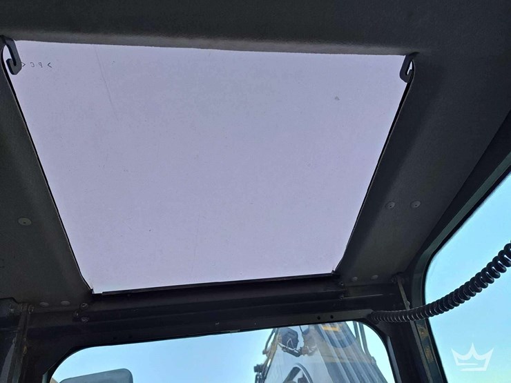 2019-deere-85g-image-21