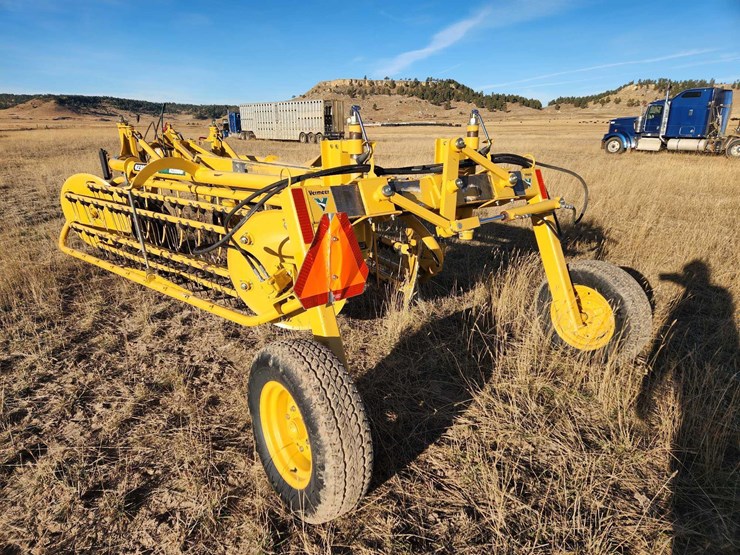 2020-vermeer-r2300-image-19