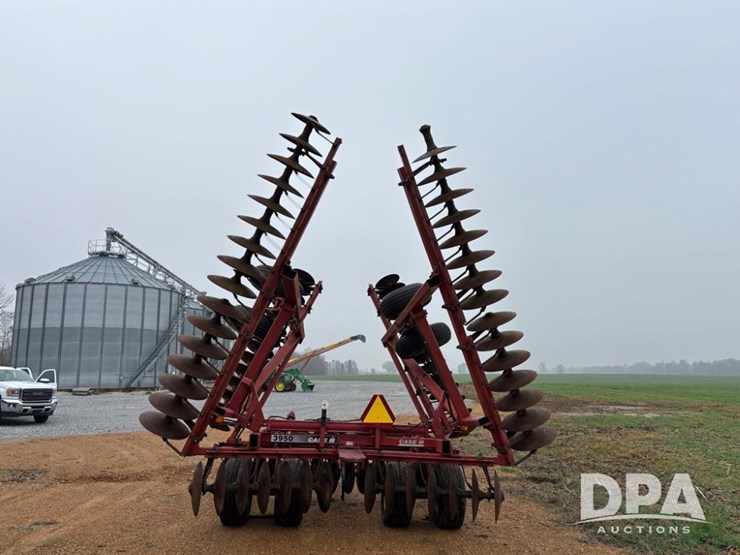 case-ih-3950-image-4