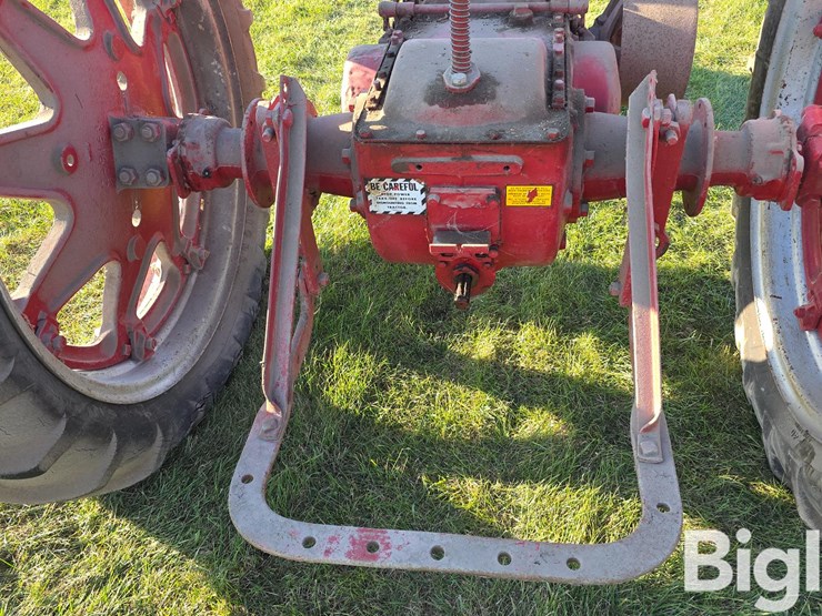 1939-farmall-f-14-2wd-tractor-image-9