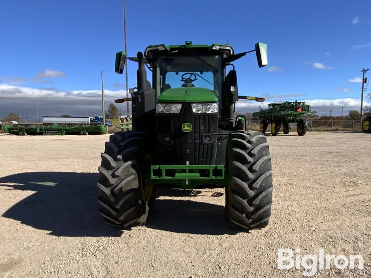 2022-john-deere-7r-210-image-2