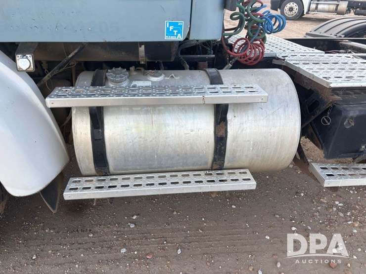 2000-caterpillar-10-image-20