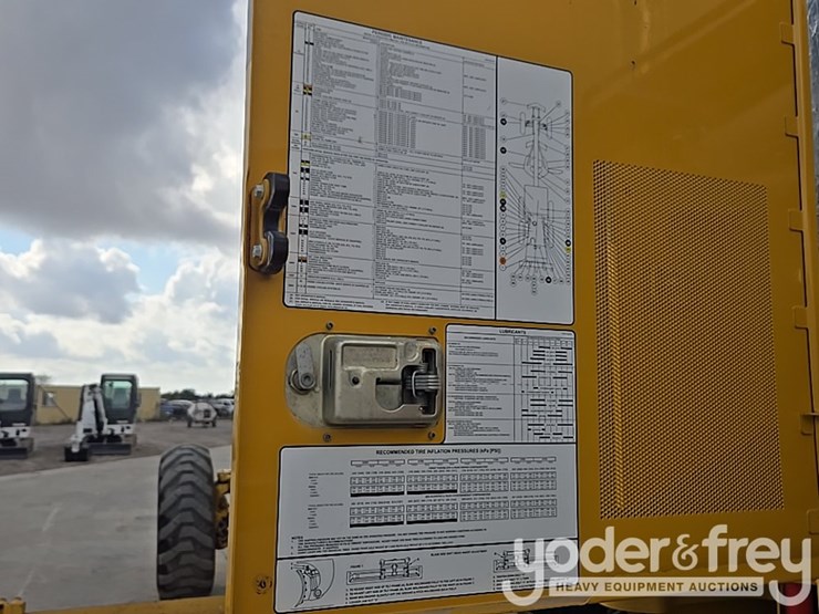 2017-deere-872g-image-132