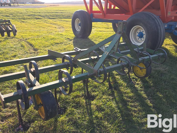 john-deere-f11-field-cultivator-image-3